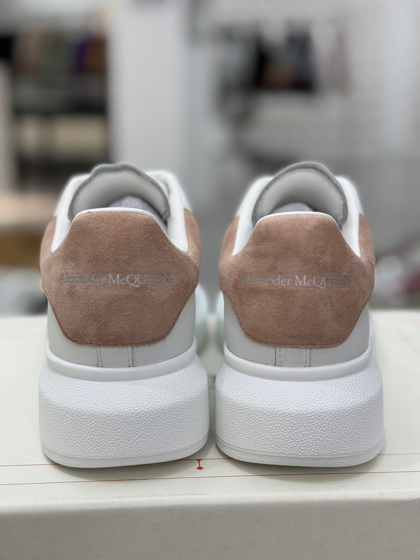 ALEXANDER MCQUEEN SNEAKER WHITE TALLONE ROSA CIPRIA (VELLUTO