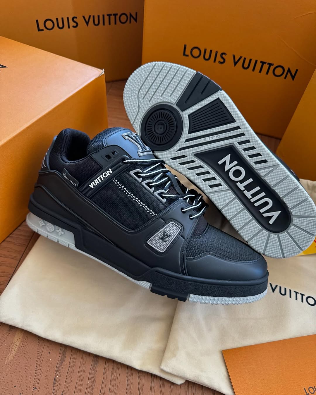 LOUIS VUITTON TRAINER BLACK (SPECIALE IMPERMEABILE)
