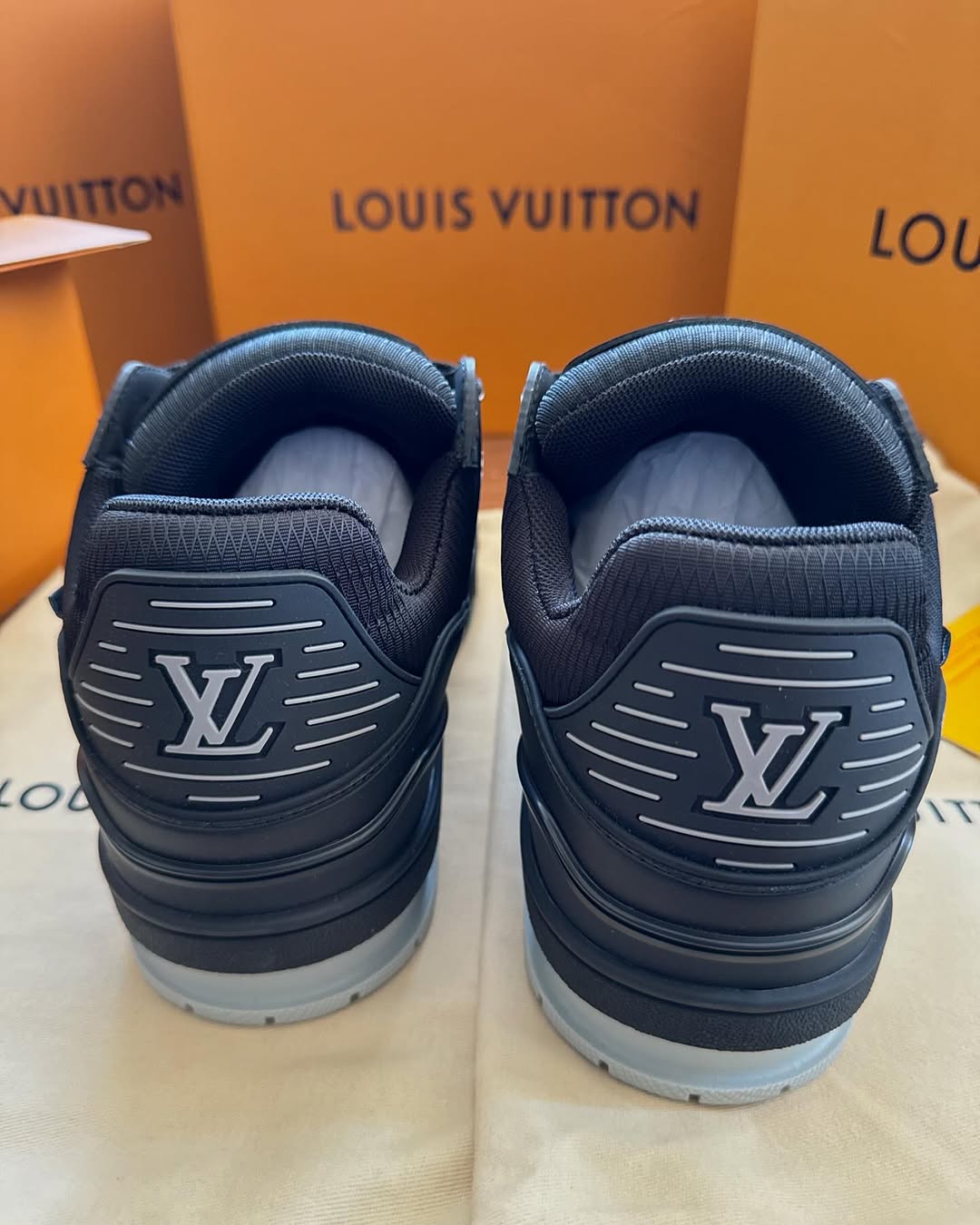 LOUIS VUITTON TRAINER BLACK (SPECIALE IMPERMEABILE)