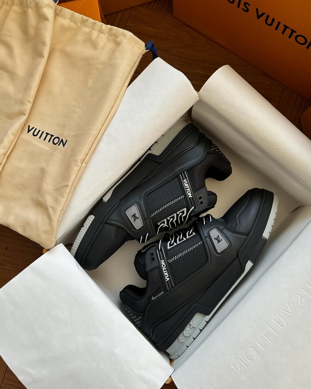 LOUIS VUITTON TRAINER BLACK (SPECIALE IMPERMEABILE)