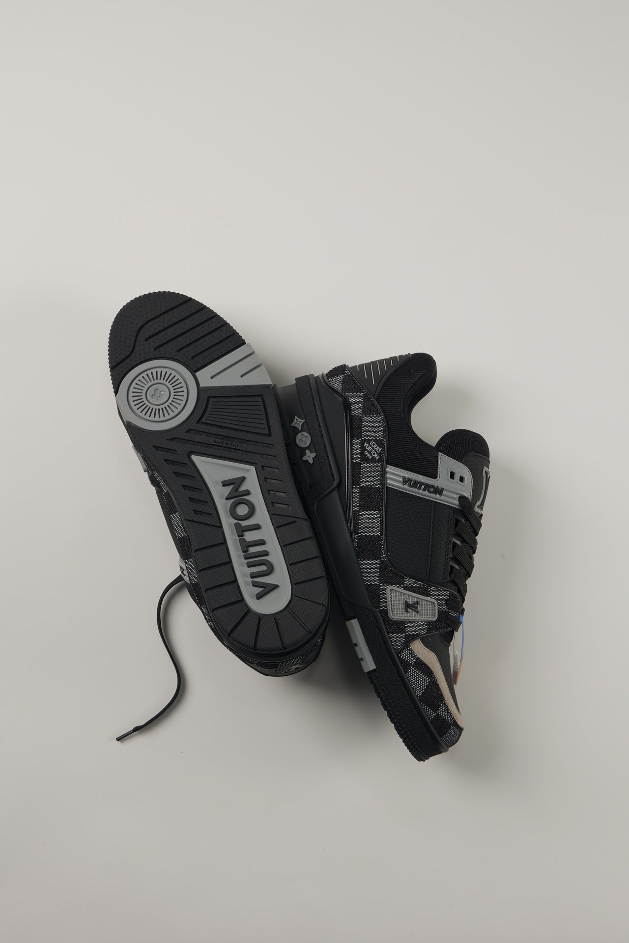LOUIS VUITTON TRAINER BLACK DAMIER