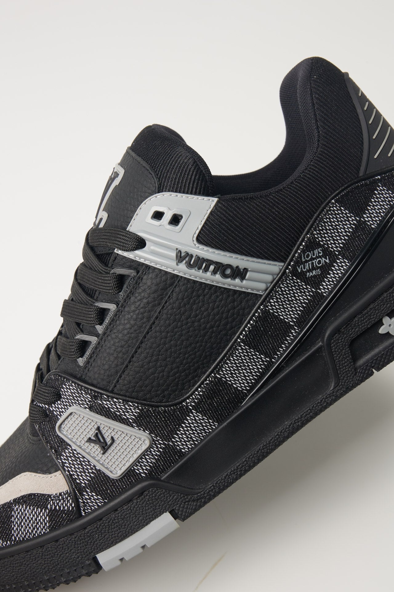 LOUIS VUITTON TRAINER BLACK DAMIER