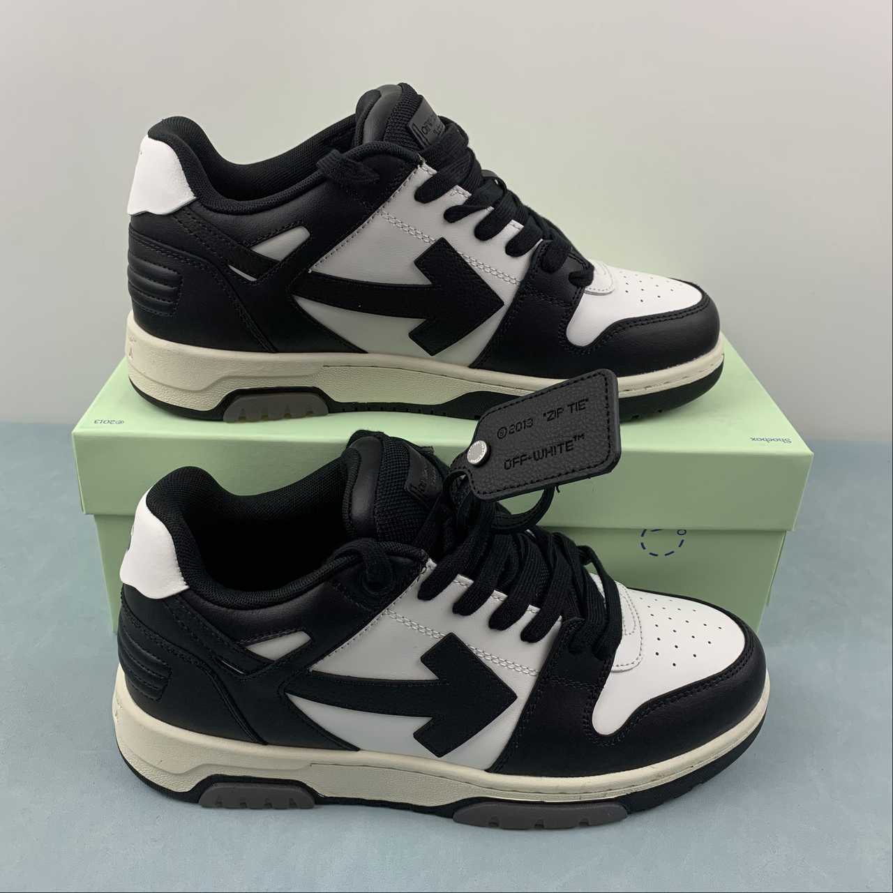 OFF-WHITE OUT OF OFFICE BLACK / WHITE