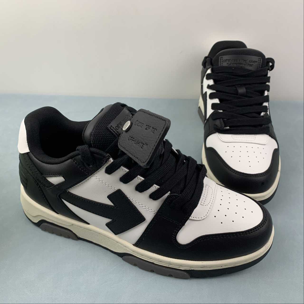 OFF-WHITE OUT OF OFFICE BLACK / WHITE