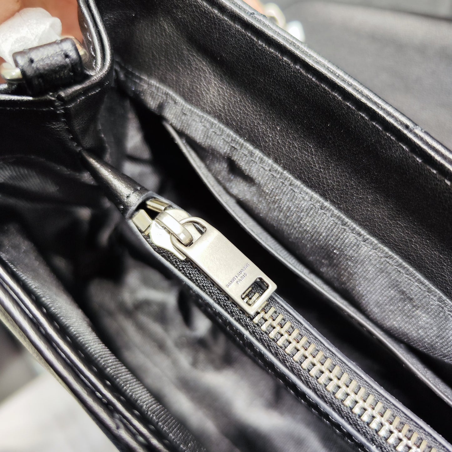 YSL LouLou Small 25cm Pelle Nera