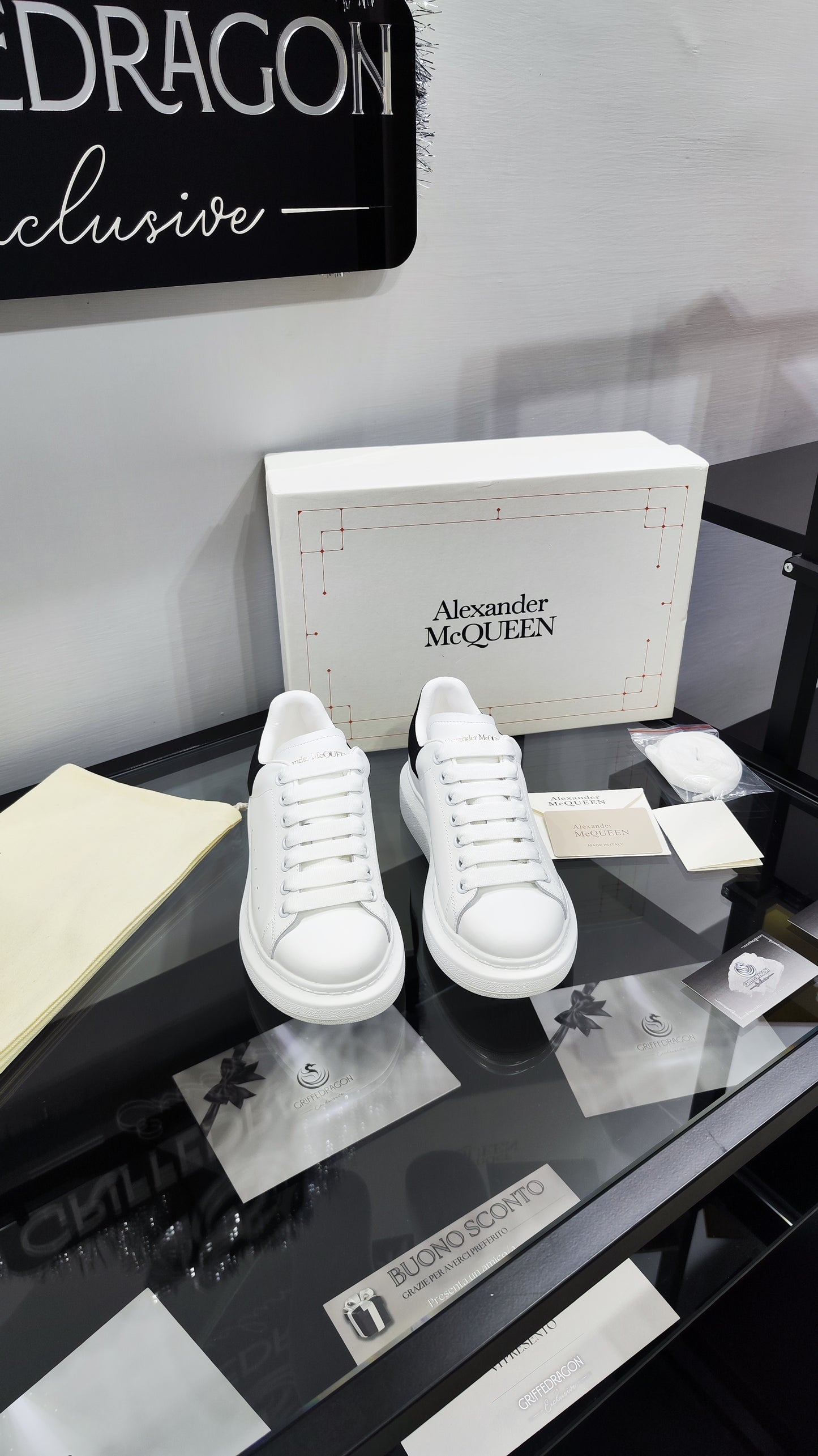 ALEXANDER MCQUEEN SNEAKER WHITE RETRO BLACK (VELLUTO)
