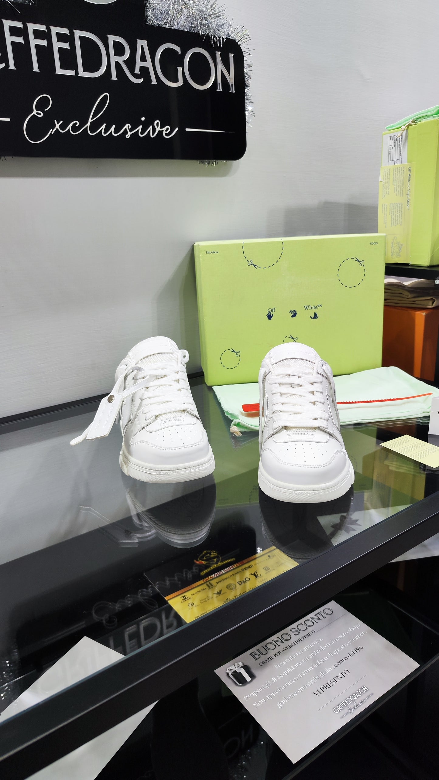 OFF-WHITE OUT OF OFFICE TOTAL WHITE