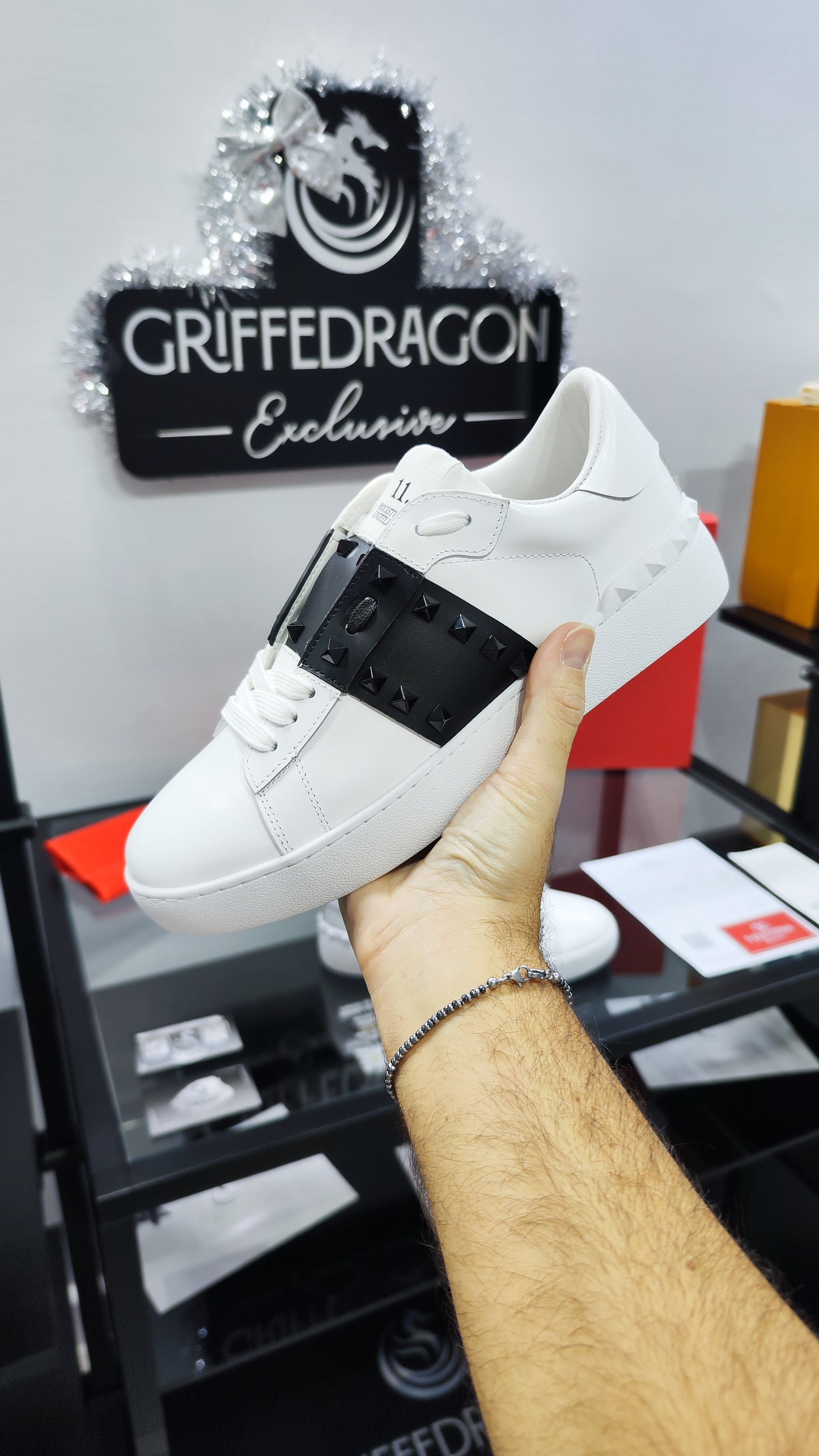 Valentino Sneaker "Rockstud" Bianco fascia nera Borchiata