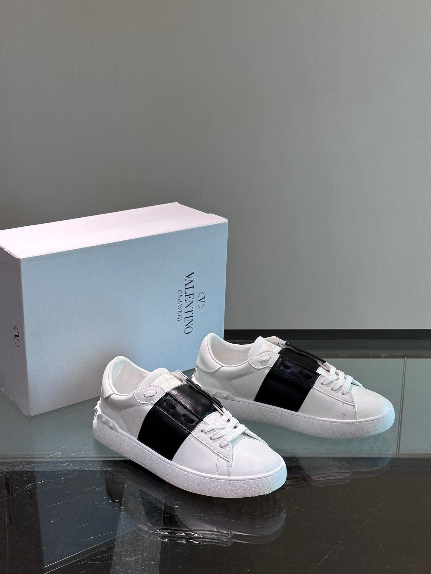 Valentino Sneaker "Open" Bianco fascia Nera