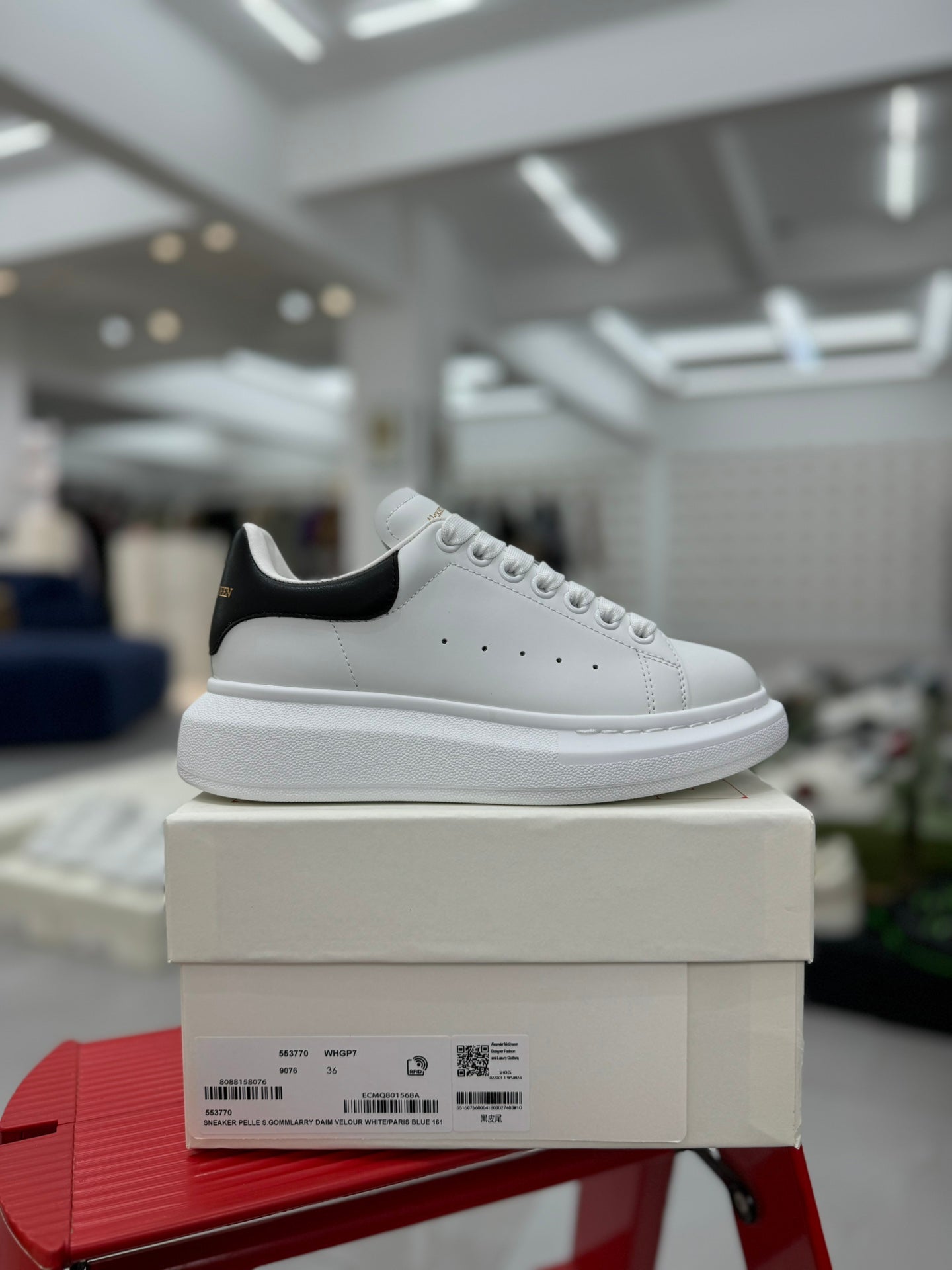 ALEXANDER MCQUEEN SNEAKER WHITE RETRO BLACK (PELLE)