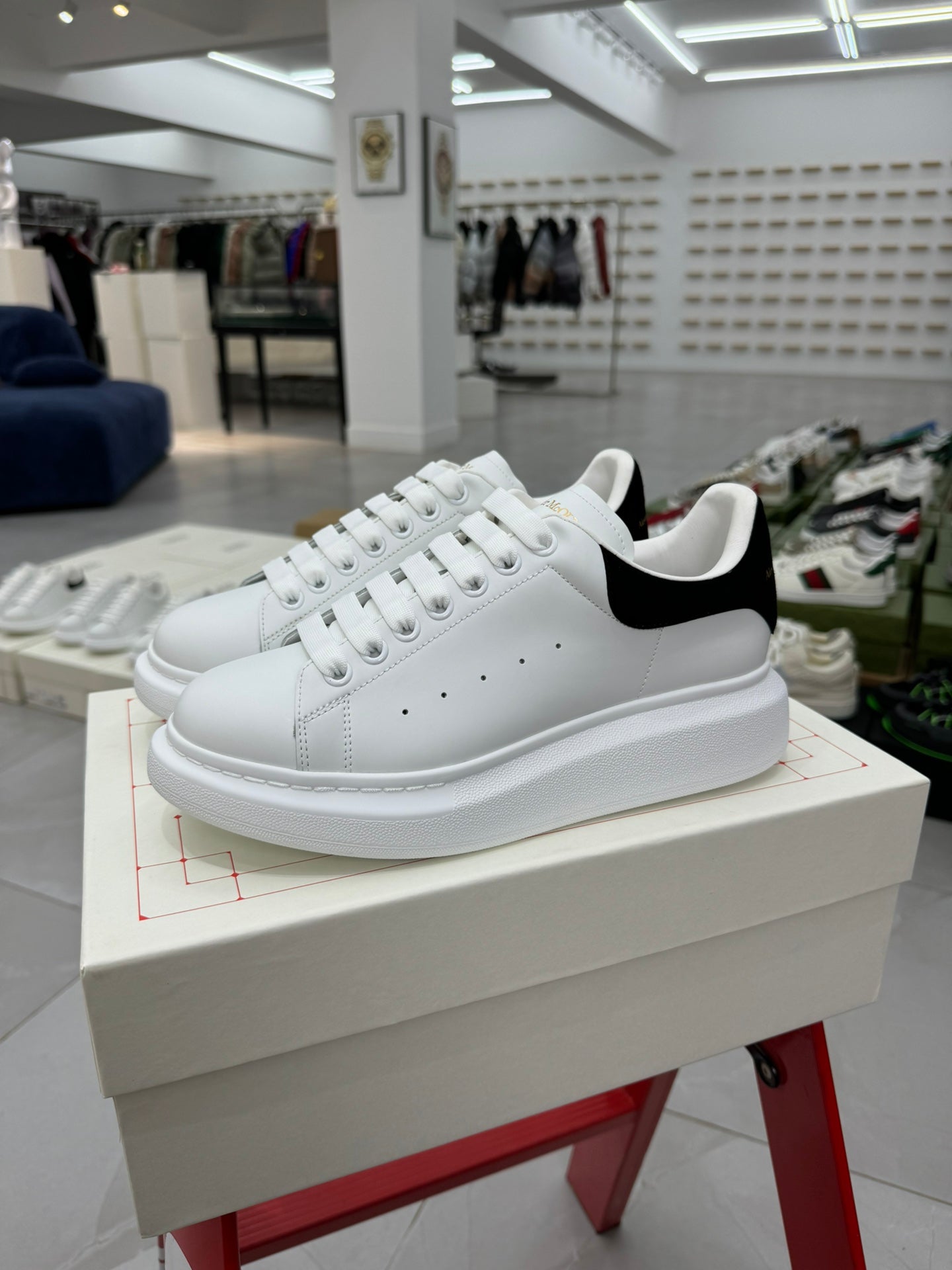 ALEXANDER MCQUEEN SNEAKER WHITE RETRO BLACK (VELLUTO)