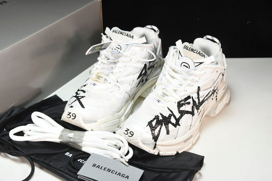 BALENCIAGA RUNNER WHITE GRAFFITI