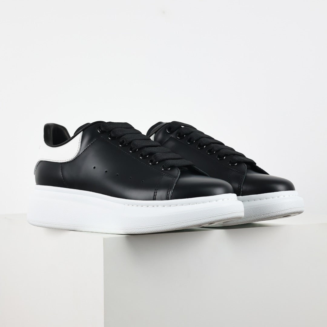 ALEXANDER MCQUEEN SNEAKER BLACK TALLONE E SUOLA WHITE (PELLE)