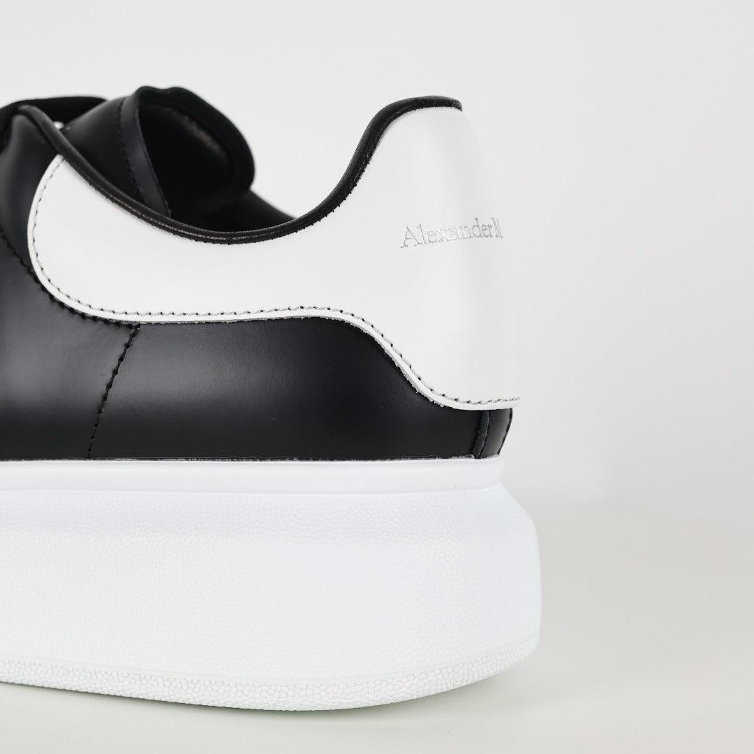 ALEXANDER MCQUEEN SNEAKER BLACK TALLONE E SUOLA WHITE (PELLE)
