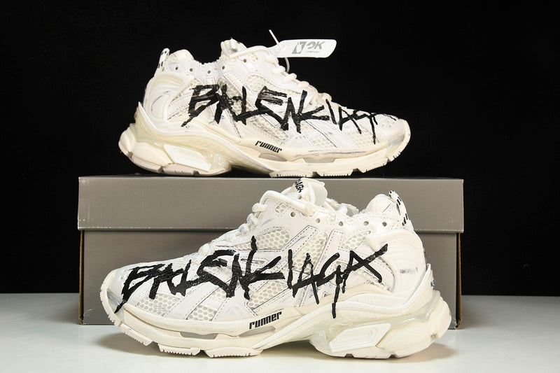 BALENCIAGA RUNNER WHITE GRAFFITI
