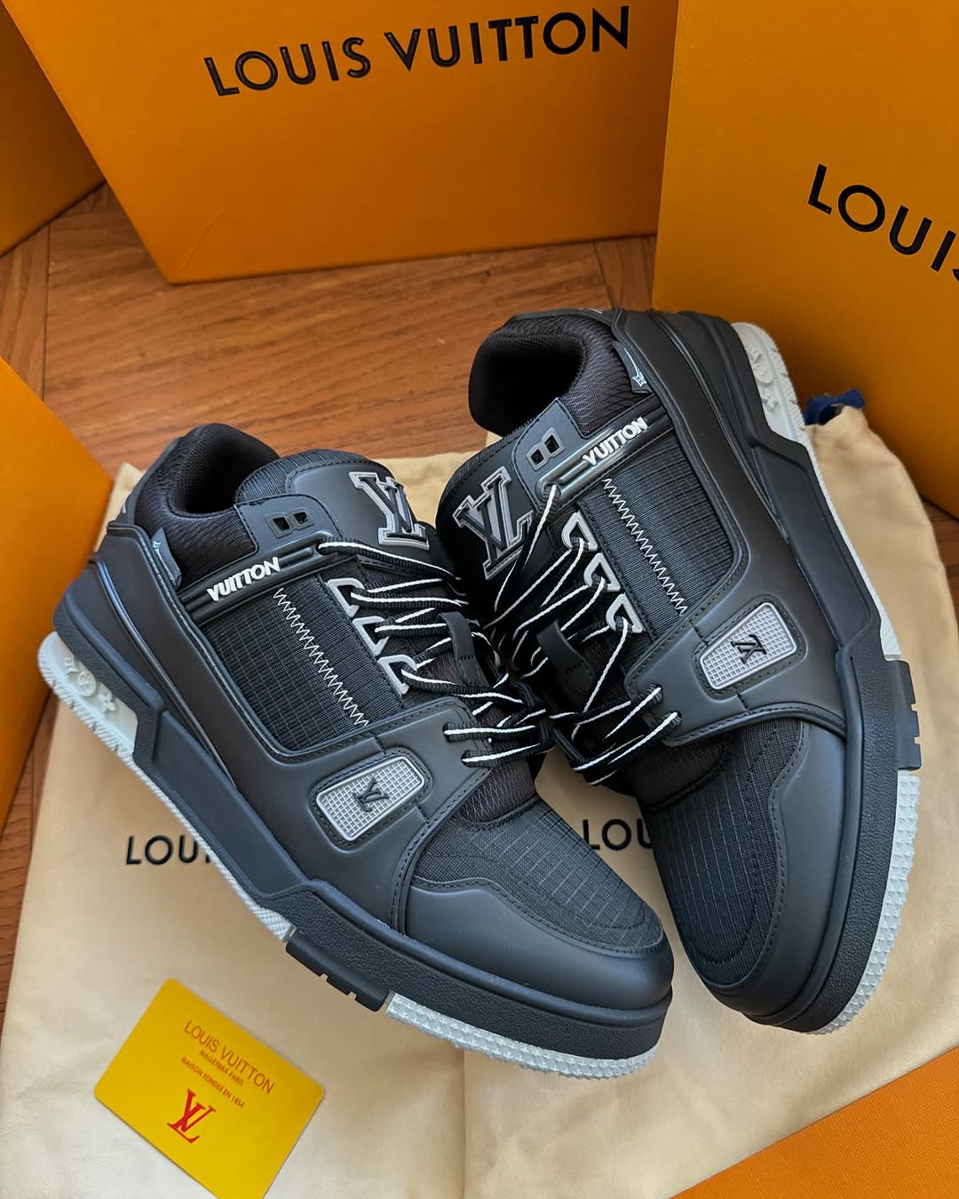 LOUIS VUITTON TRAINER BLACK (SPECIALE IMPERMEABILE)