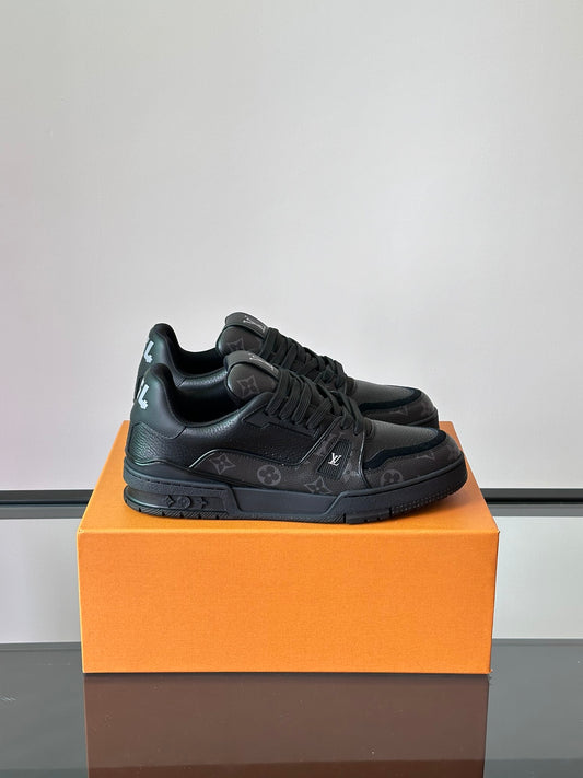 LOUIS VUITTON TRAINER BLACK MONOGRAM