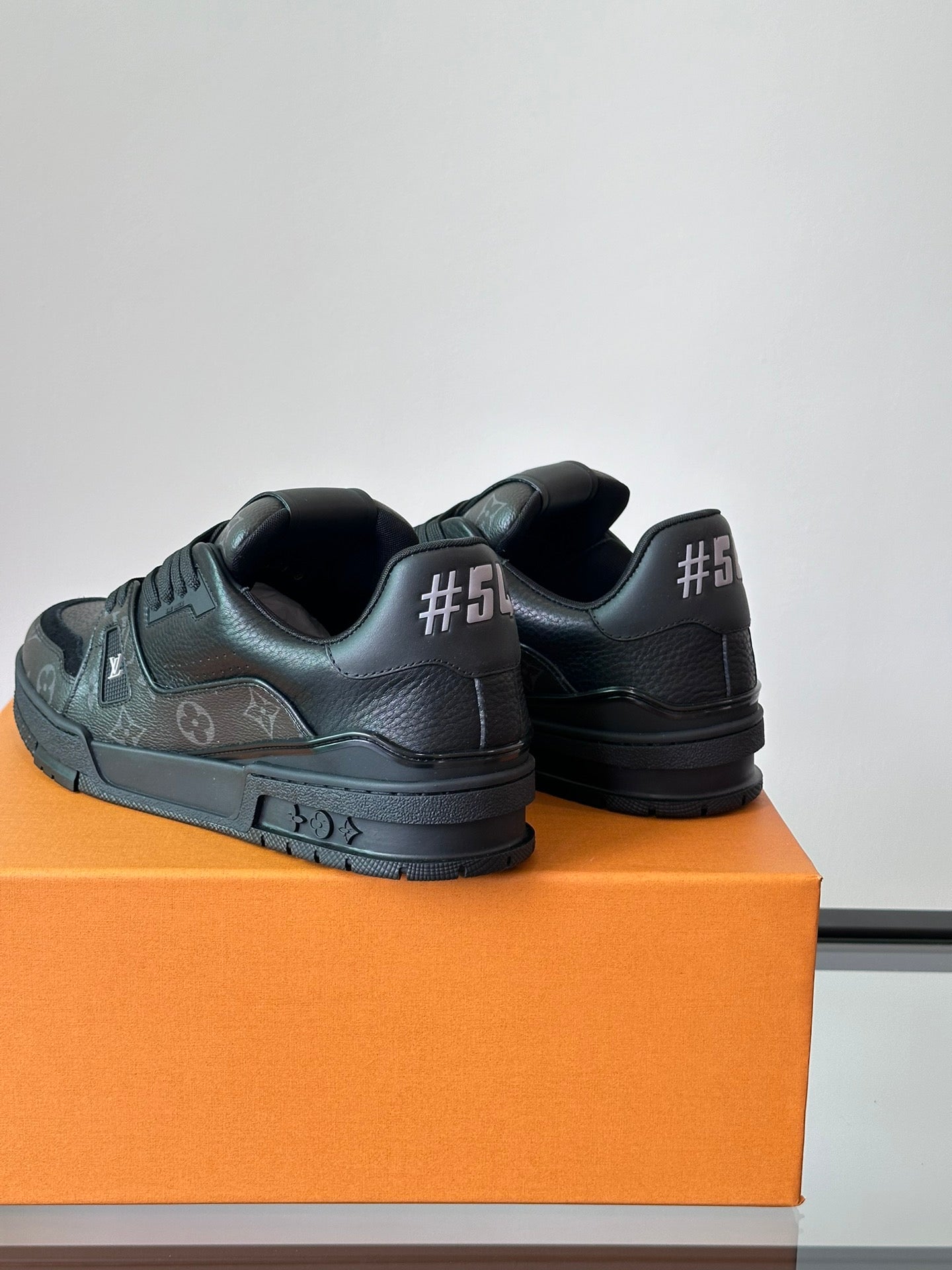 LOUIS VUITTON TRAINER BLACK MONOGRAM