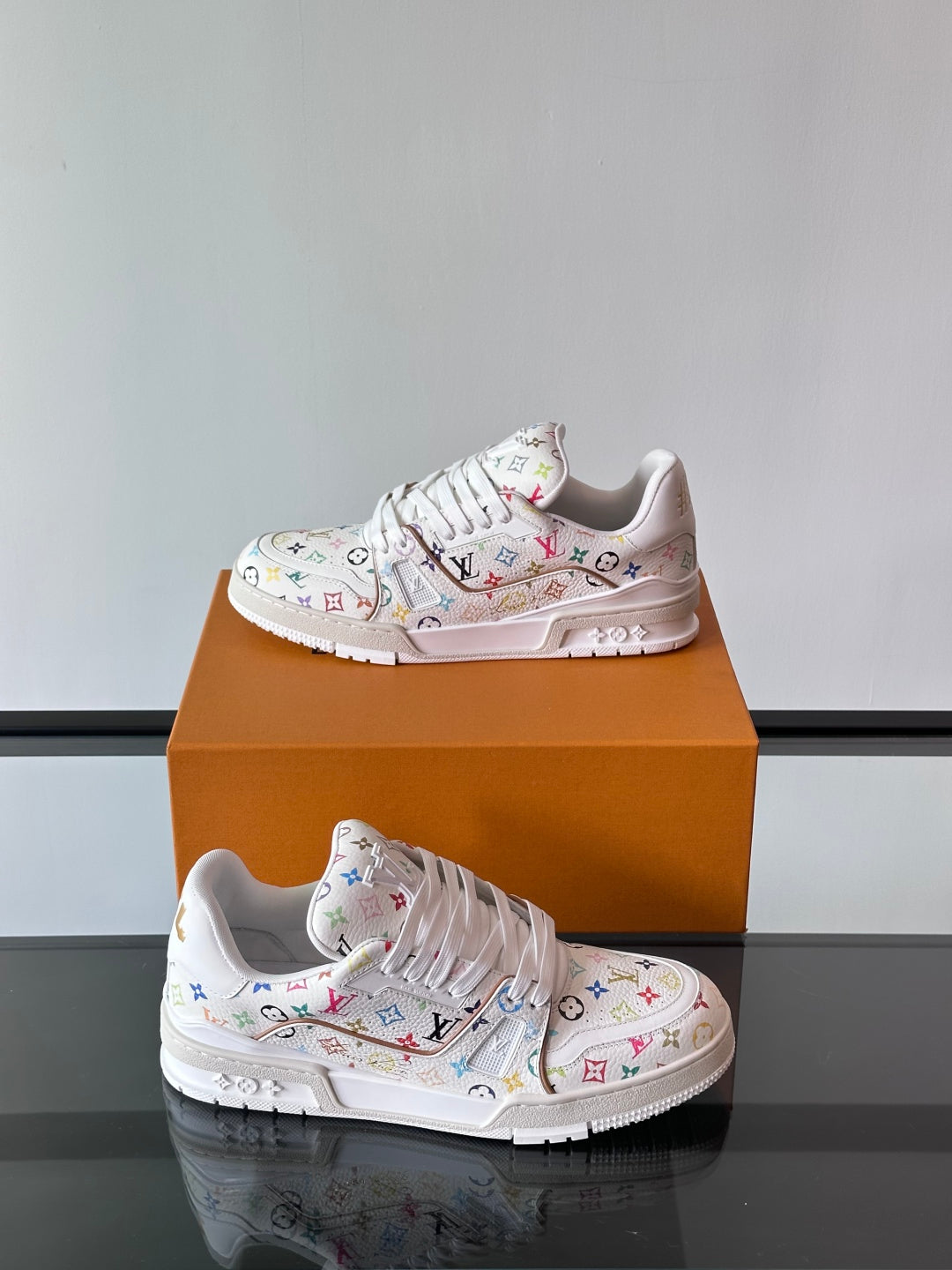 LOUIS VUITTON TRAINER  x TAKASHI MURAKAMI WHITE