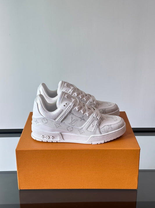 LOUIS VUITTON TRAINER WHITE MONOGRAM