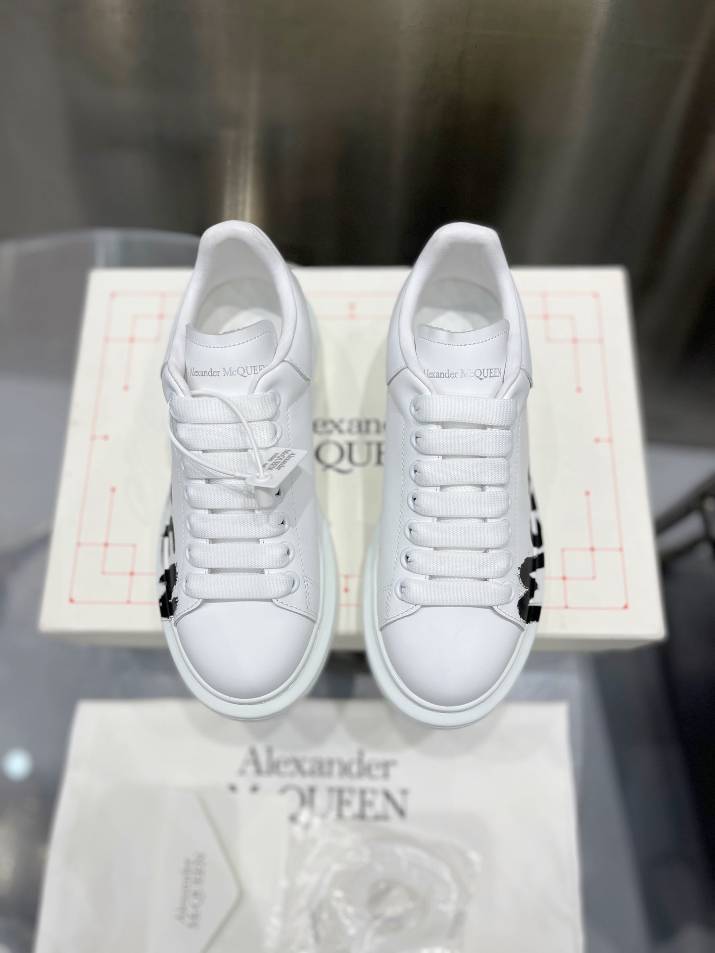 ALEXANDER MCQUEEN SNEAKER WHITE GRAFFITI