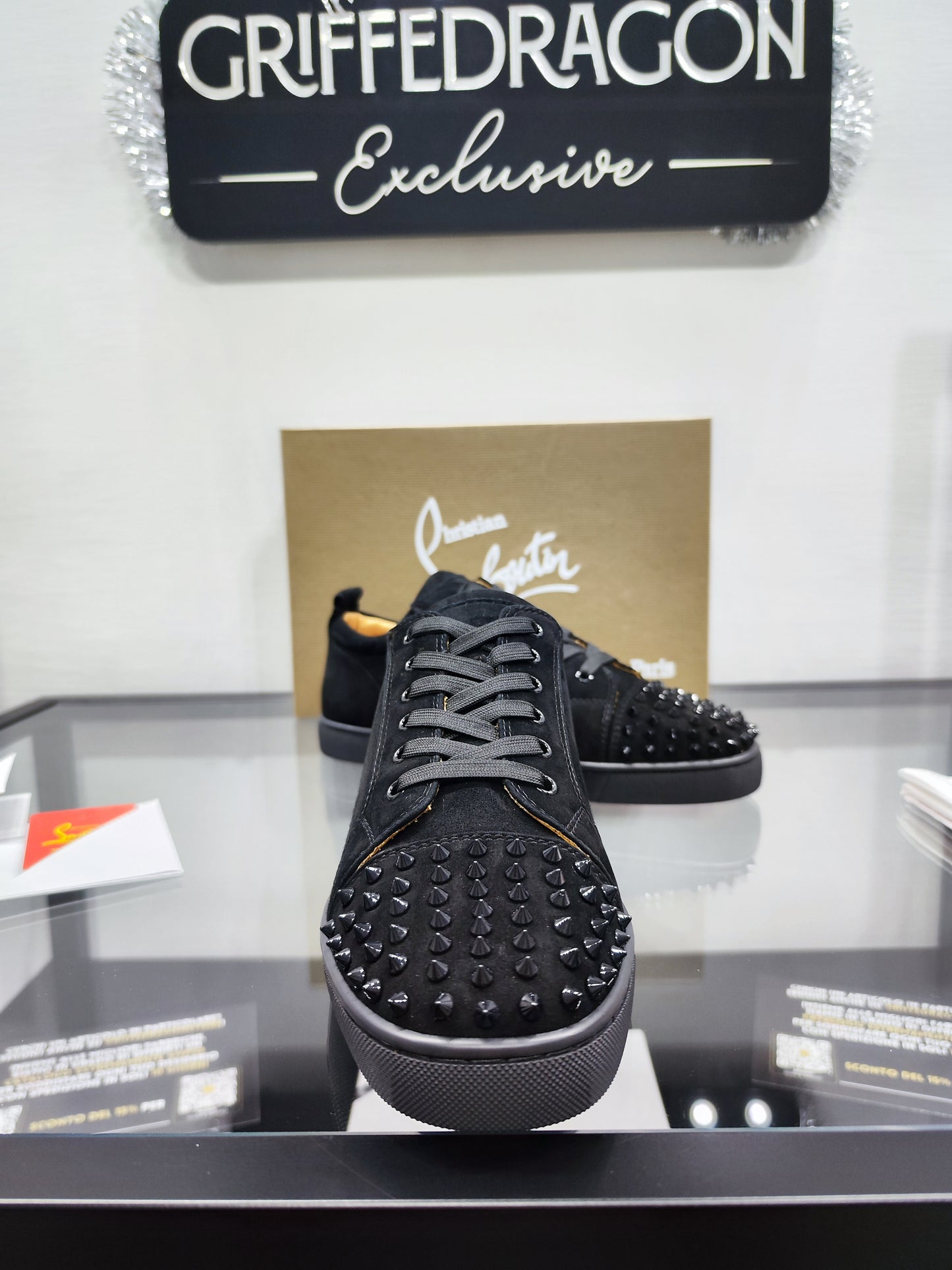 Christian Louboutin Spikes Velluto con Borchie - Black
