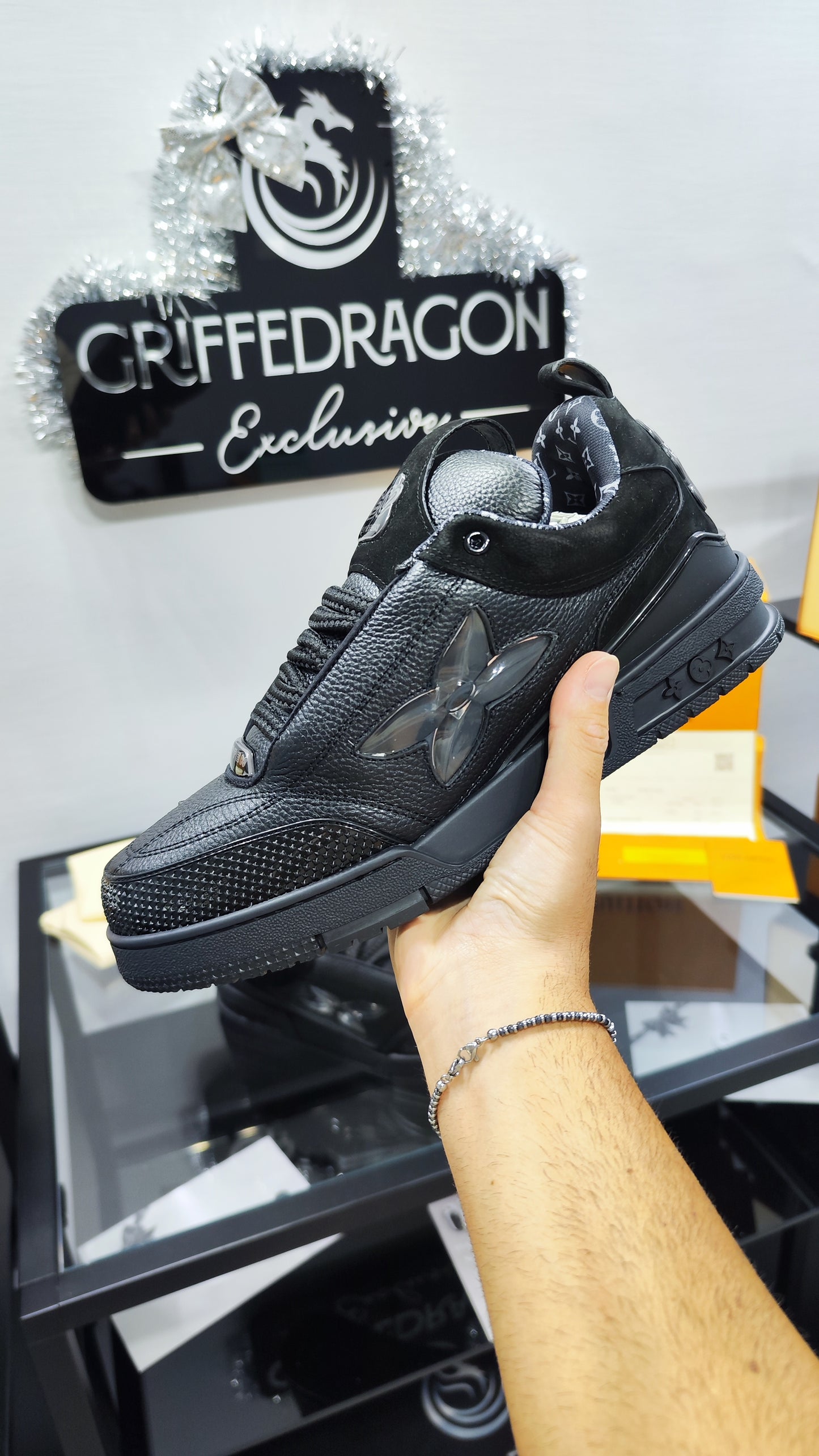 LOUIS VUITTON SKATE TOTAL BLACK