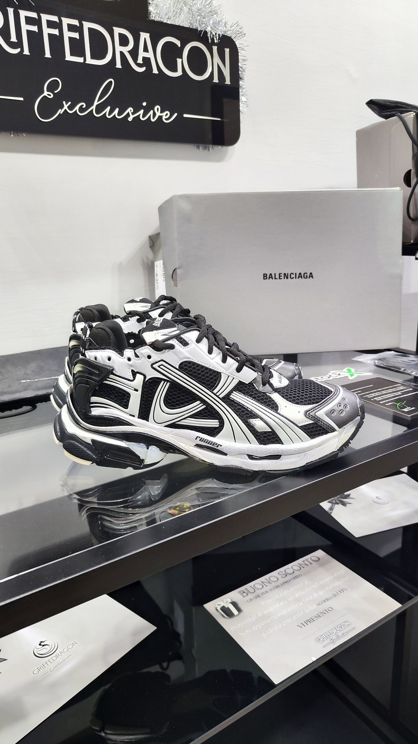 BALENCIAGA RUNNER BLACK WHITE