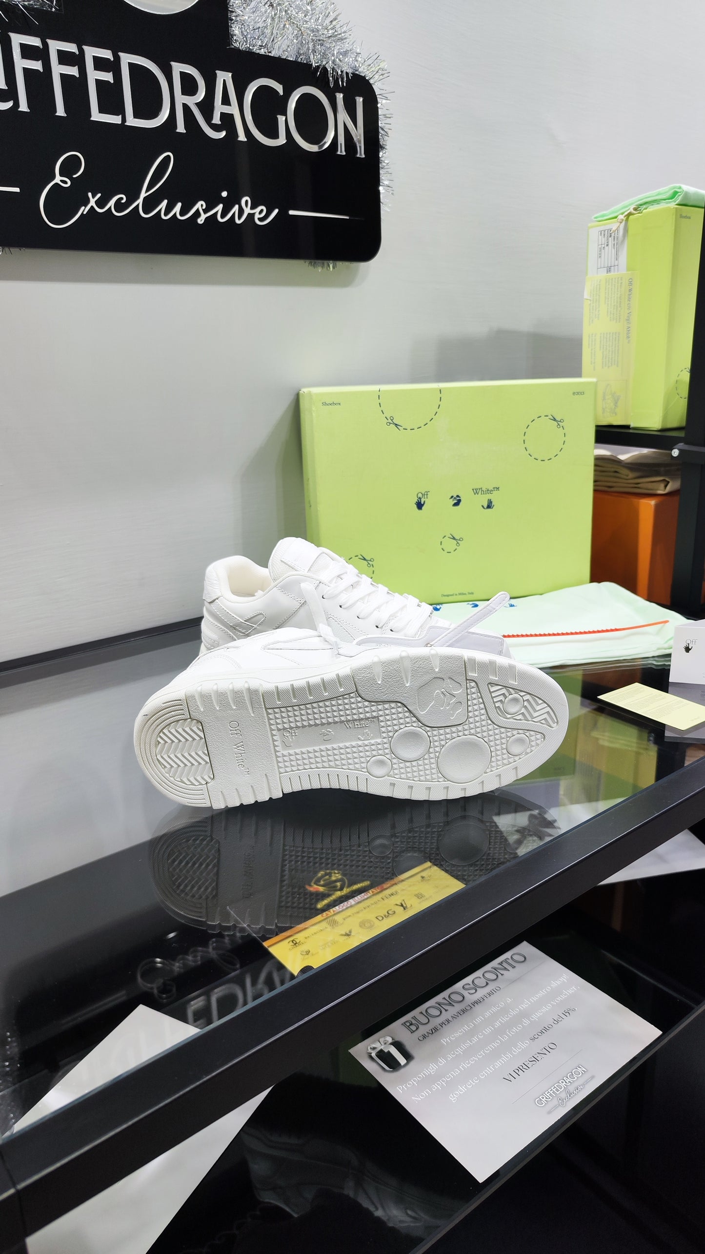 OFF-WHITE OUT OF OFFICE TOTAL WHITE