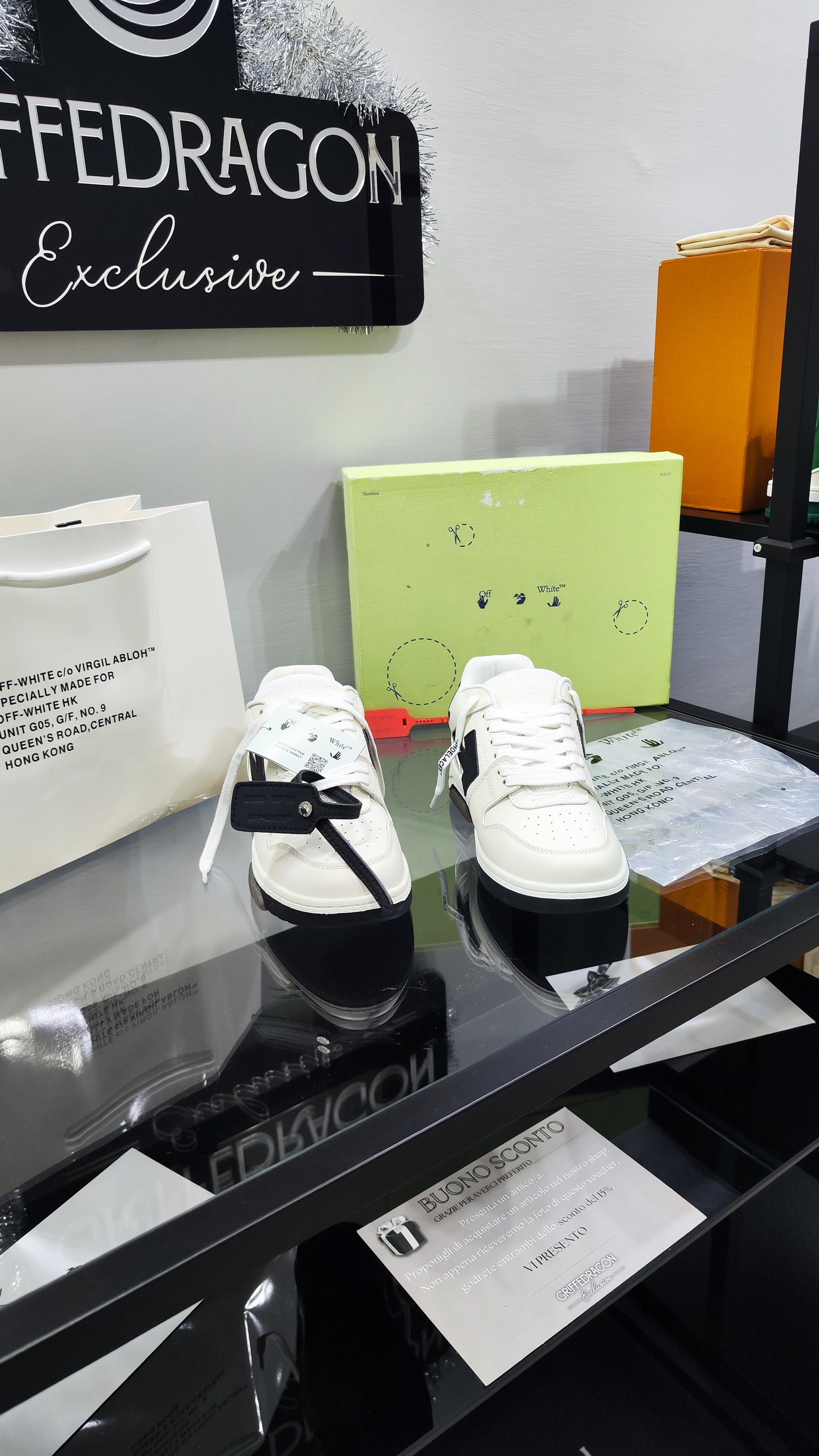 OFF-WHITE OUT OF OFFICE WHITE / BLACK