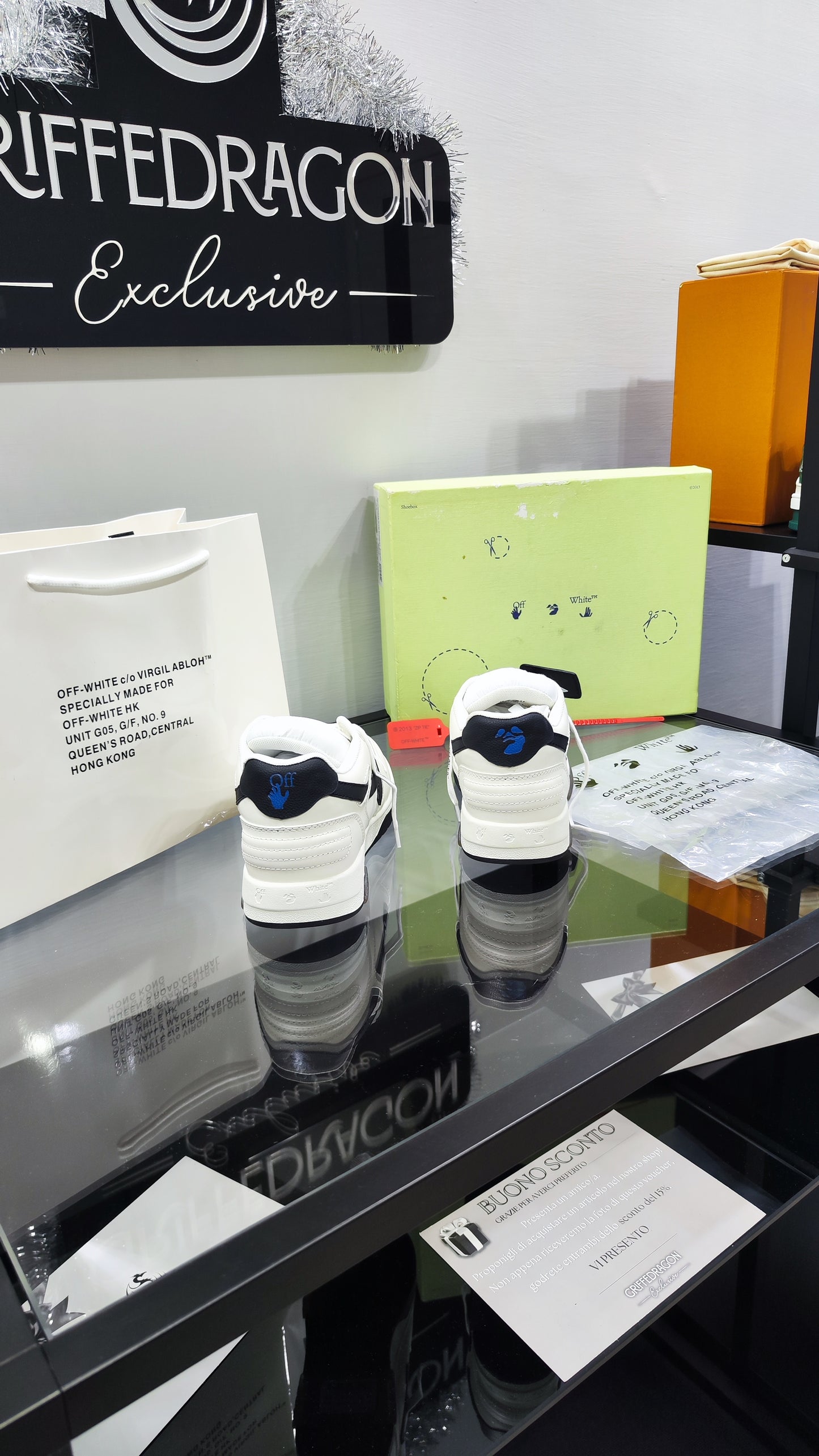 OFF-WHITE OUT OF OFFICE WHITE / BLACK