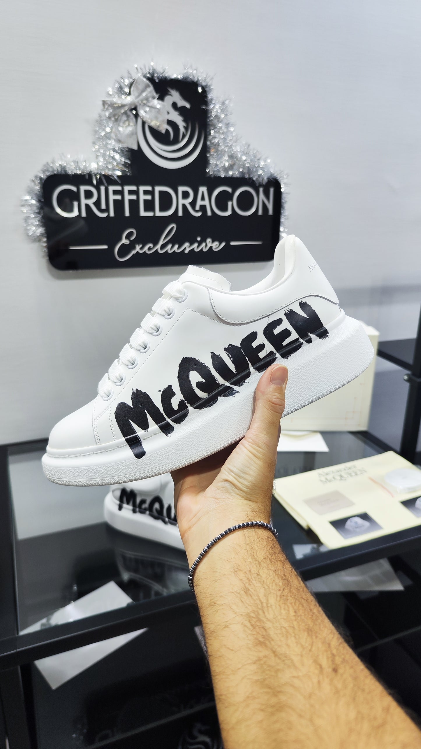 ALEXANDER MCQUEEN SNEAKER WHITE GRAFFITI