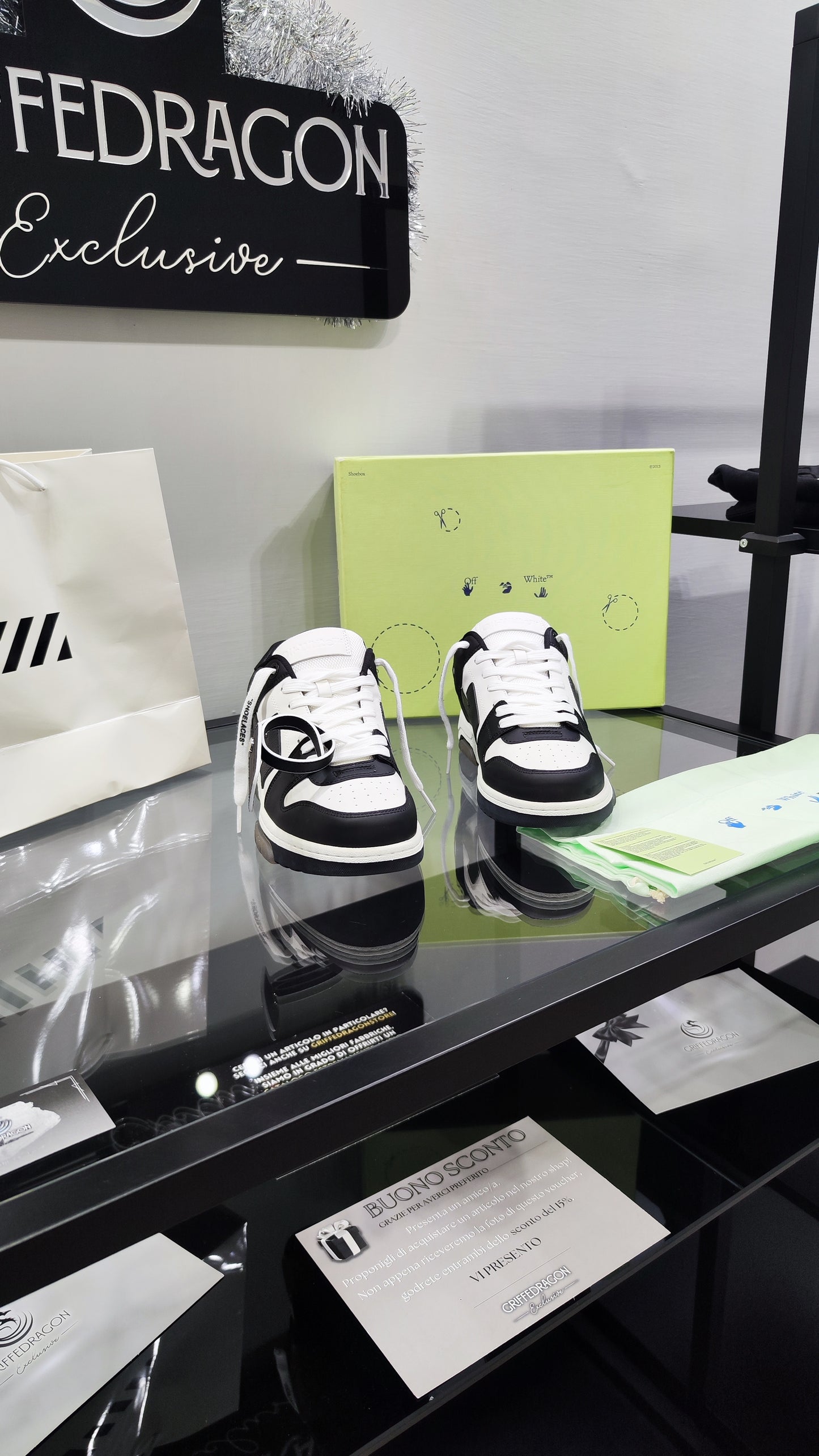 OFF-WHITE OUT OF OFFICE BLACK / WHITE