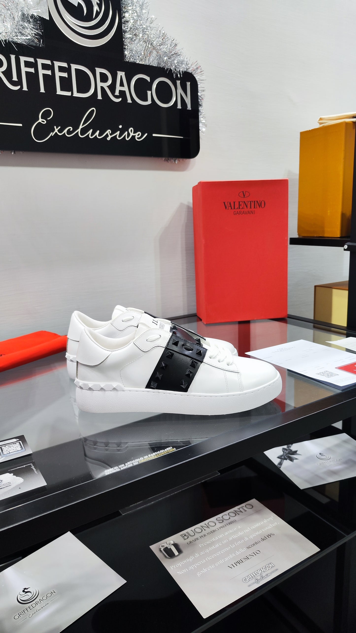 Valentino Sneaker "Rockstud" Bianco fascia nera Borchiata