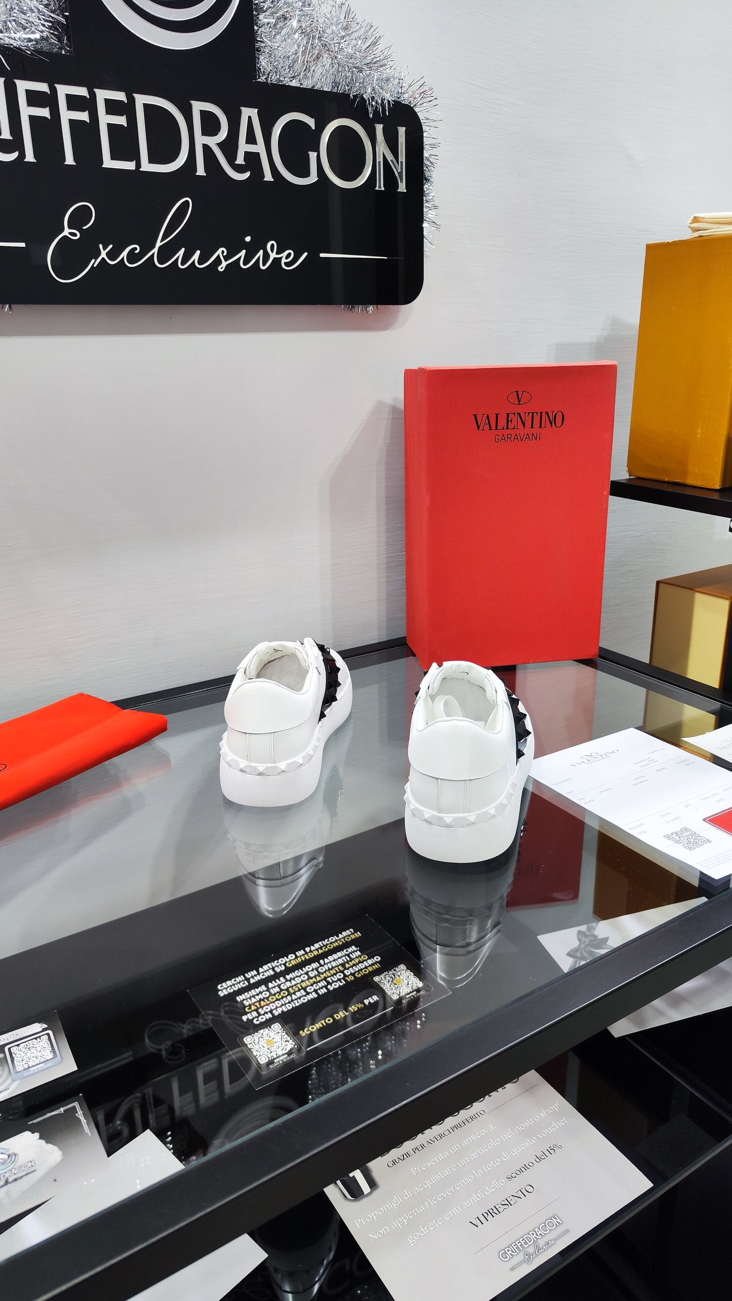 Valentino Sneaker "Rockstud" Bianco fascia nera Borchiata