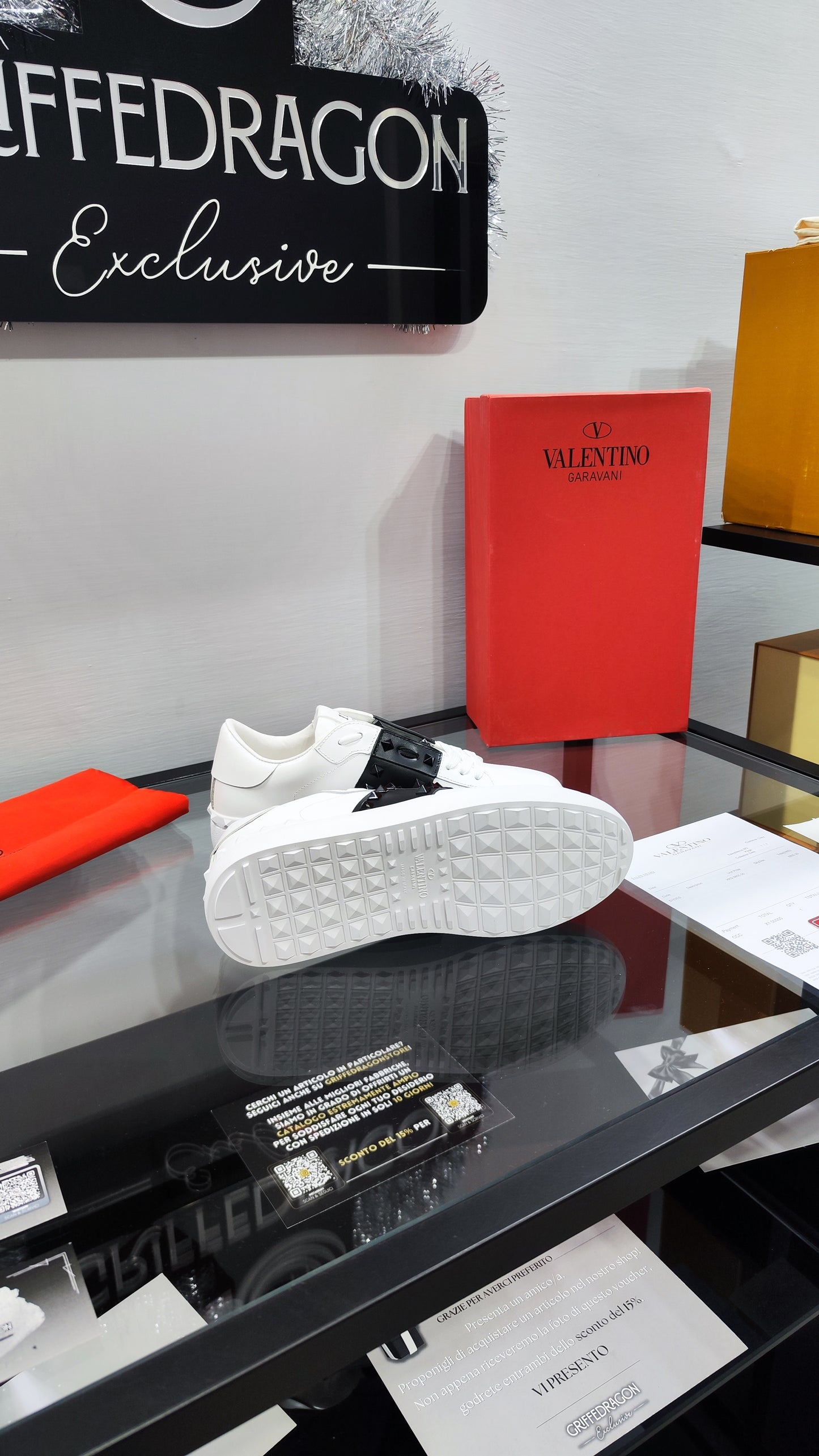 Valentino Sneaker "Rockstud" Bianco fascia nera Borchiata