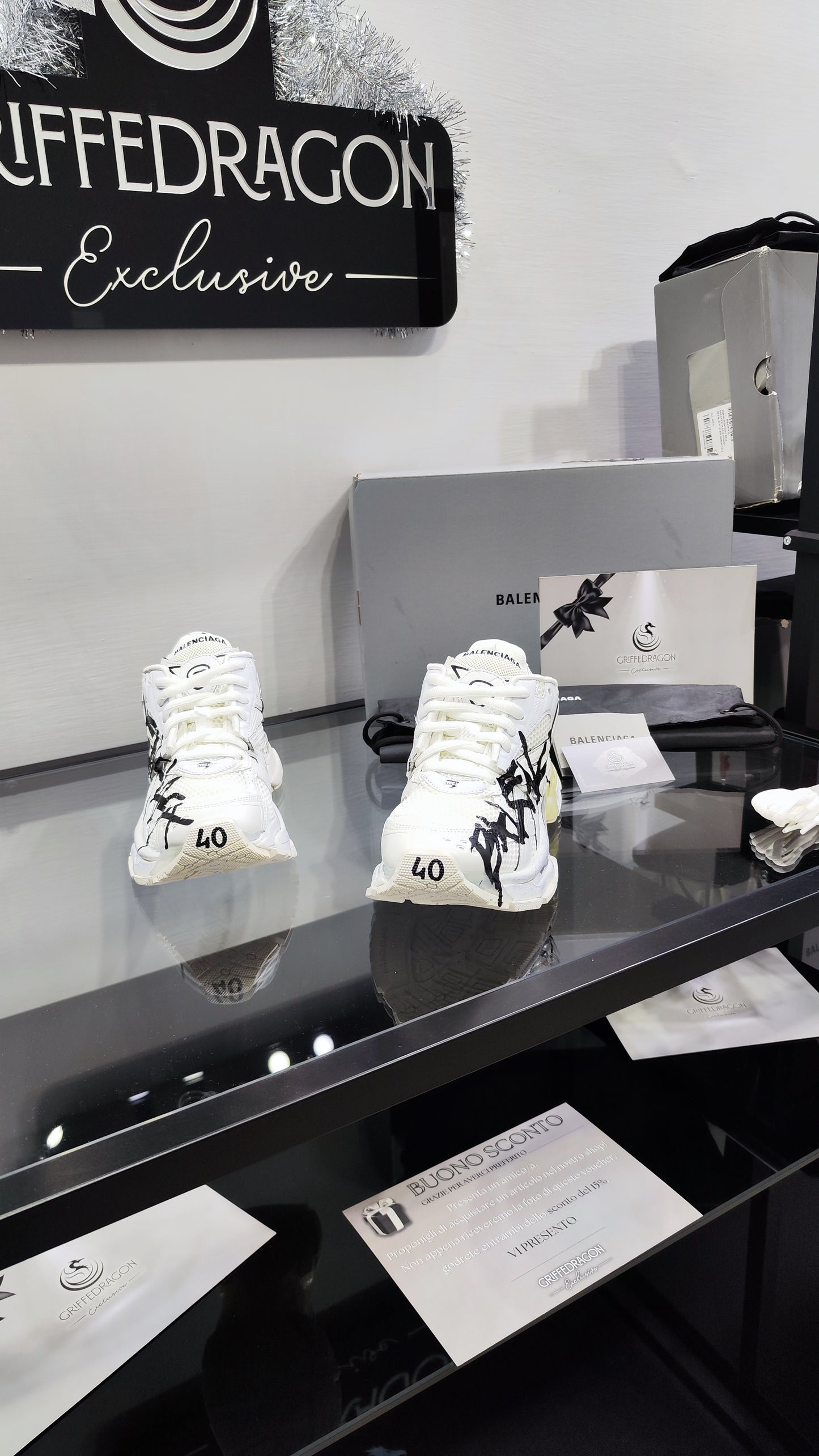 BALENCIAGA RUNNER WHITE GRAFFITI