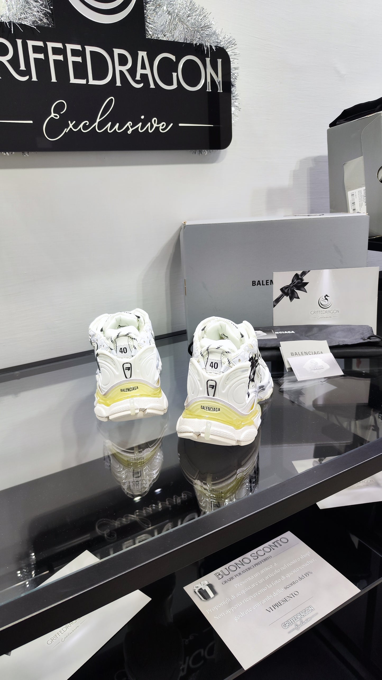BALENCIAGA RUNNER WHITE GRAFFITI