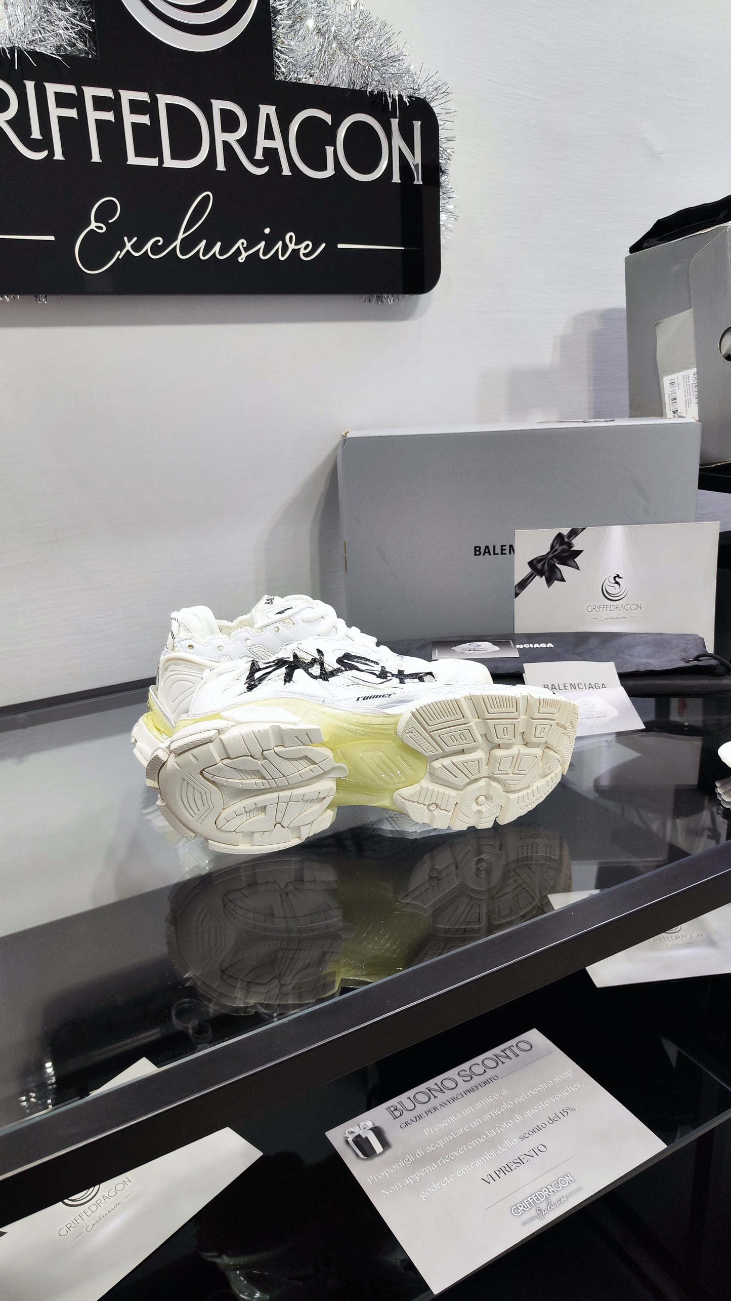 BALENCIAGA RUNNER WHITE GRAFFITI